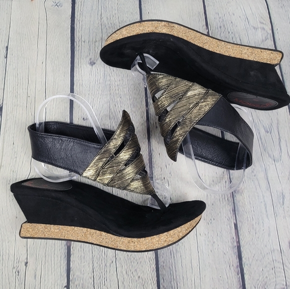 MODZORI | Zoey reversible metallic thong wedge slipon sandals - Picture 2 of 10